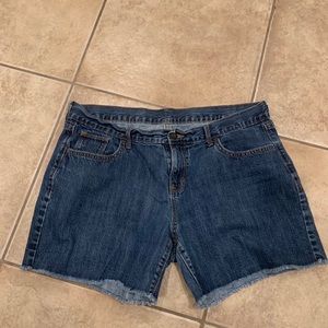Old Navy jean shorts Size: 14
